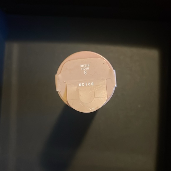 e.l.f. Halo Glow Liquid Filter, 8 Rich, 1.06 fl oz - Picture 3 of 3